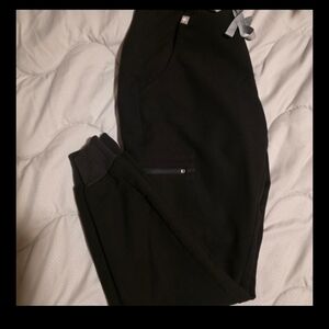 Figs Women's Zamora Jogger Scrub Pants in Black